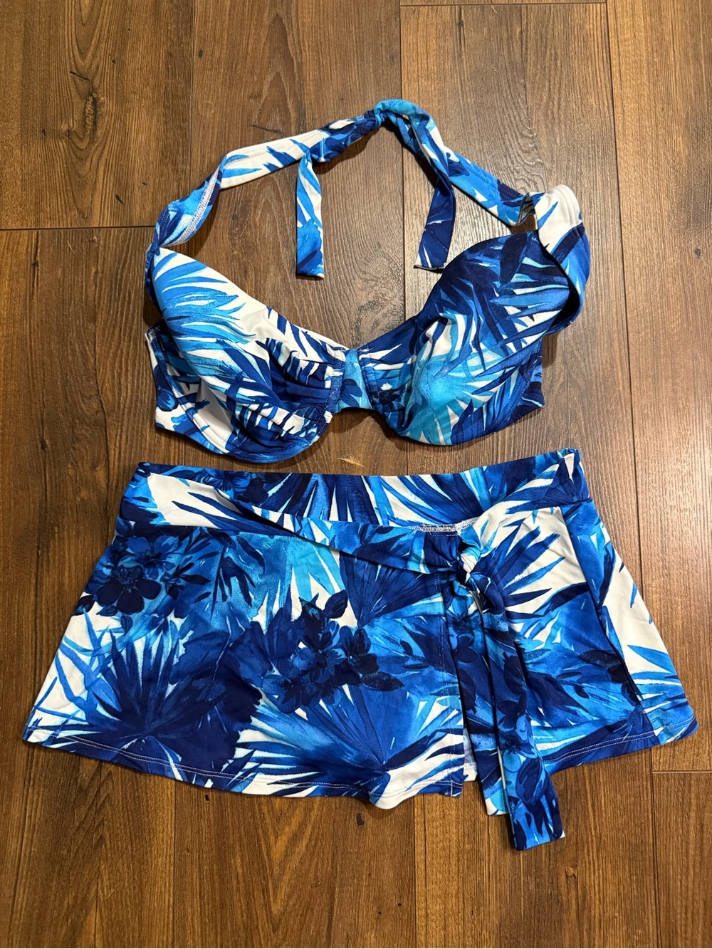 Tommy Bahama Women’s Blue Tropical Swim Set Skirted Bottom Size M Top 36DD